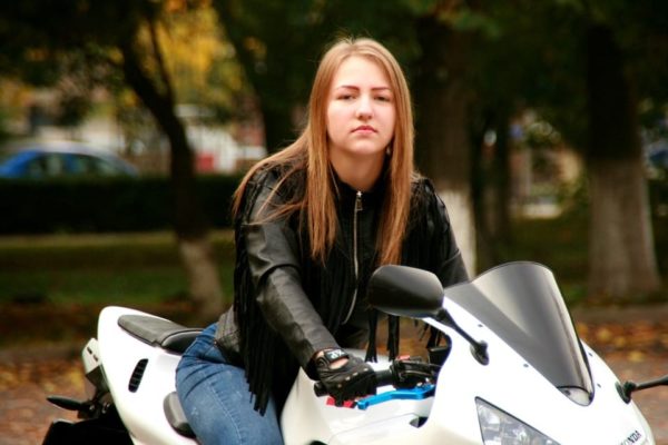 Can Women Wear Men’s Motorcycle Jackets?