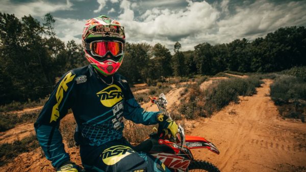 What are the Best Motorcycle Helmet Visors for Off-Road Riding?